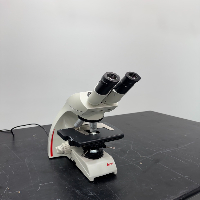Leica DM 750/4K Microscope image 0